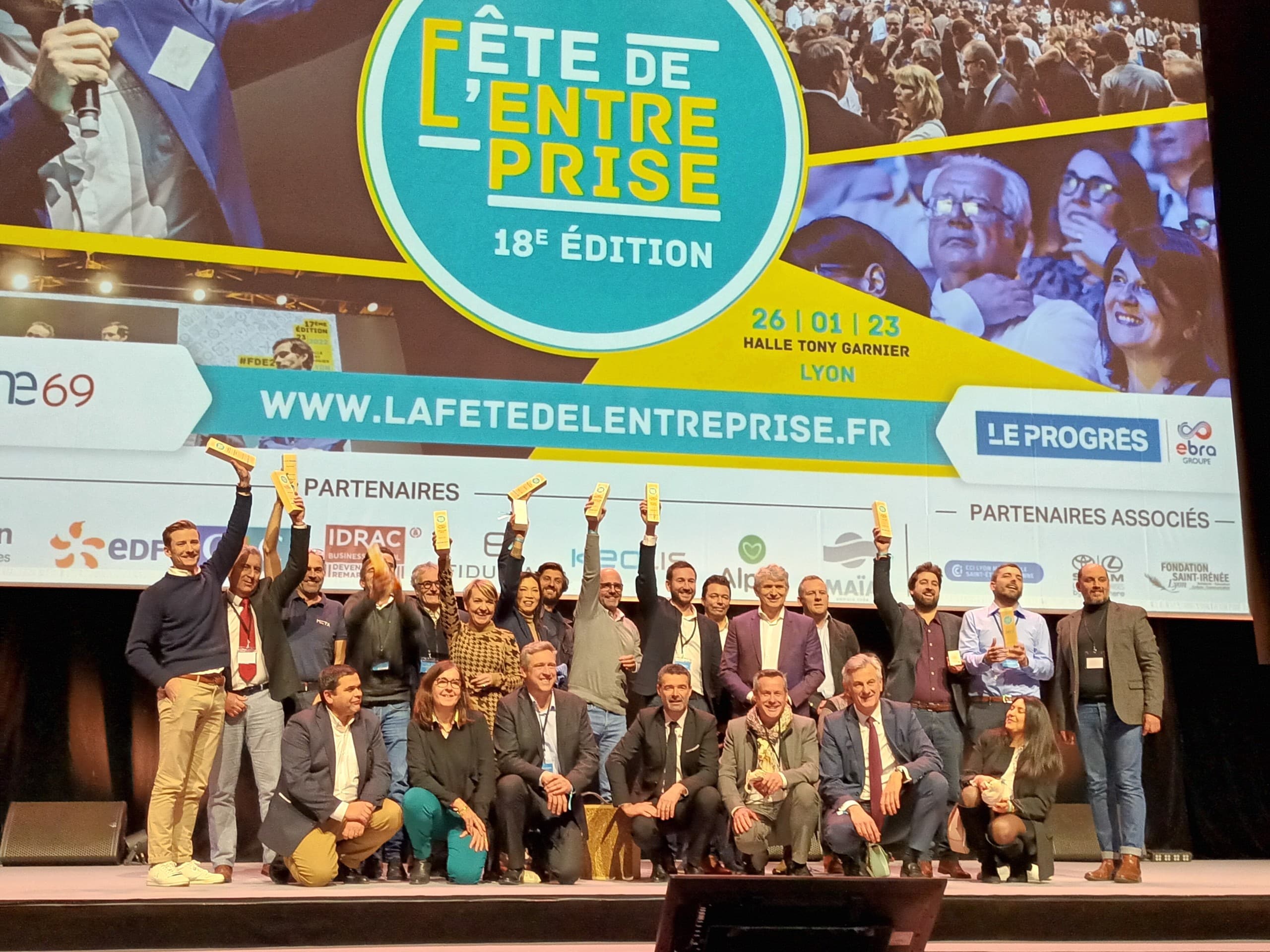 Fête de l’Entreprise Alptis remet un Trophée à Vie.Gne